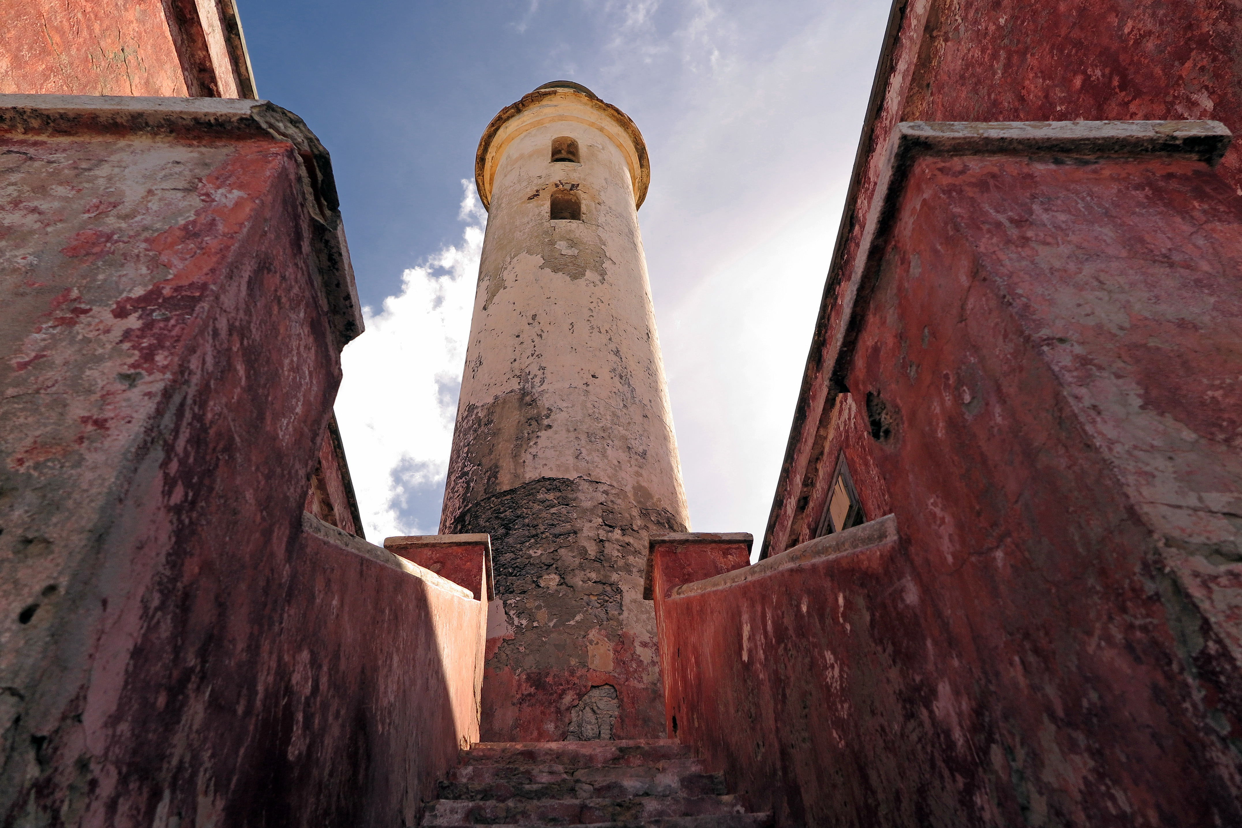 2018-01-24 - 10-23-15 - Klein Curacao - Leuchtturm (Treppe)